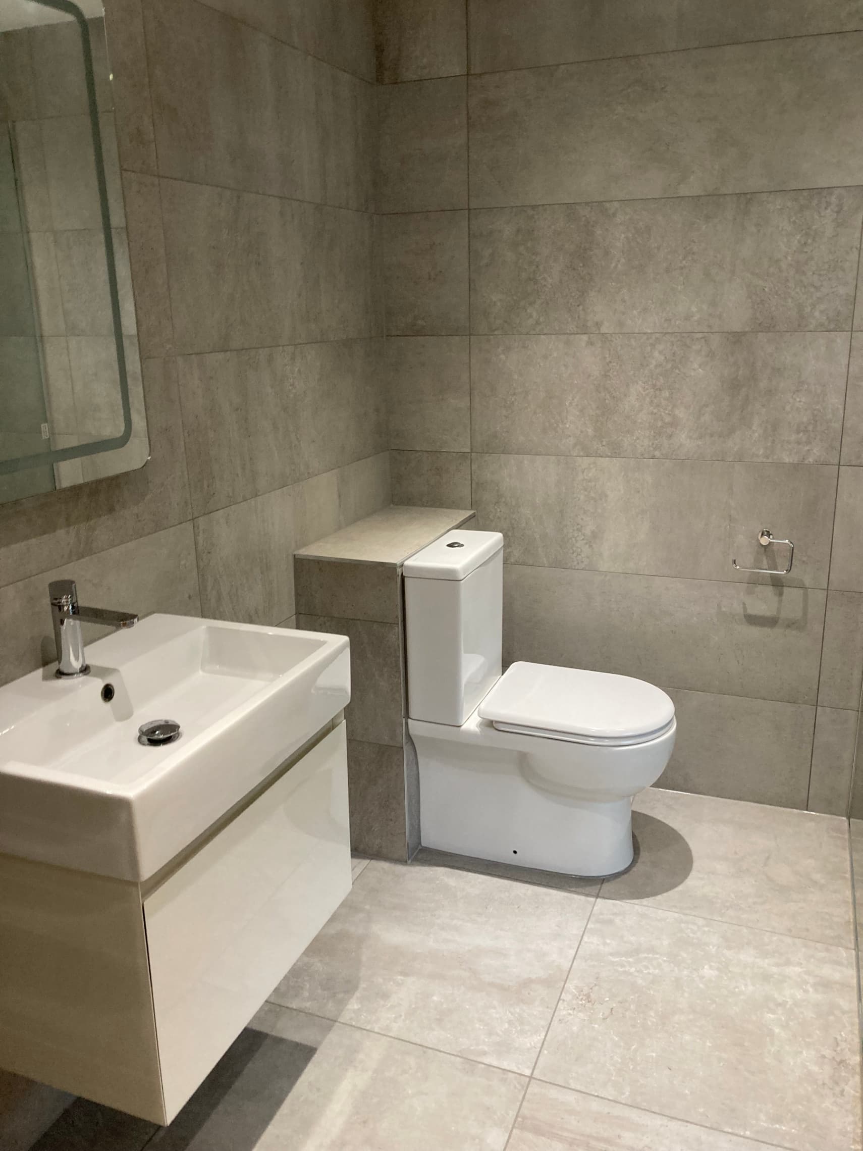 Tiling work in Bracknell by K Hadden Tiling — photo 6
